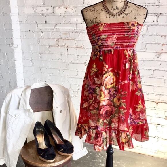 Magazine Floral summer dress .SIZE S - SMALL Ruffle on bottom - Picture 1 of 8